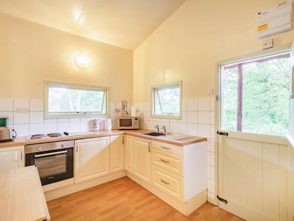 The Log Cabin Honiton Exterior photo