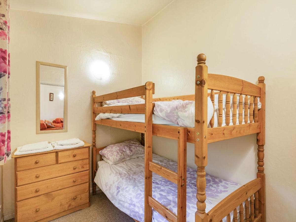 The Log Cabin Honiton Exterior photo