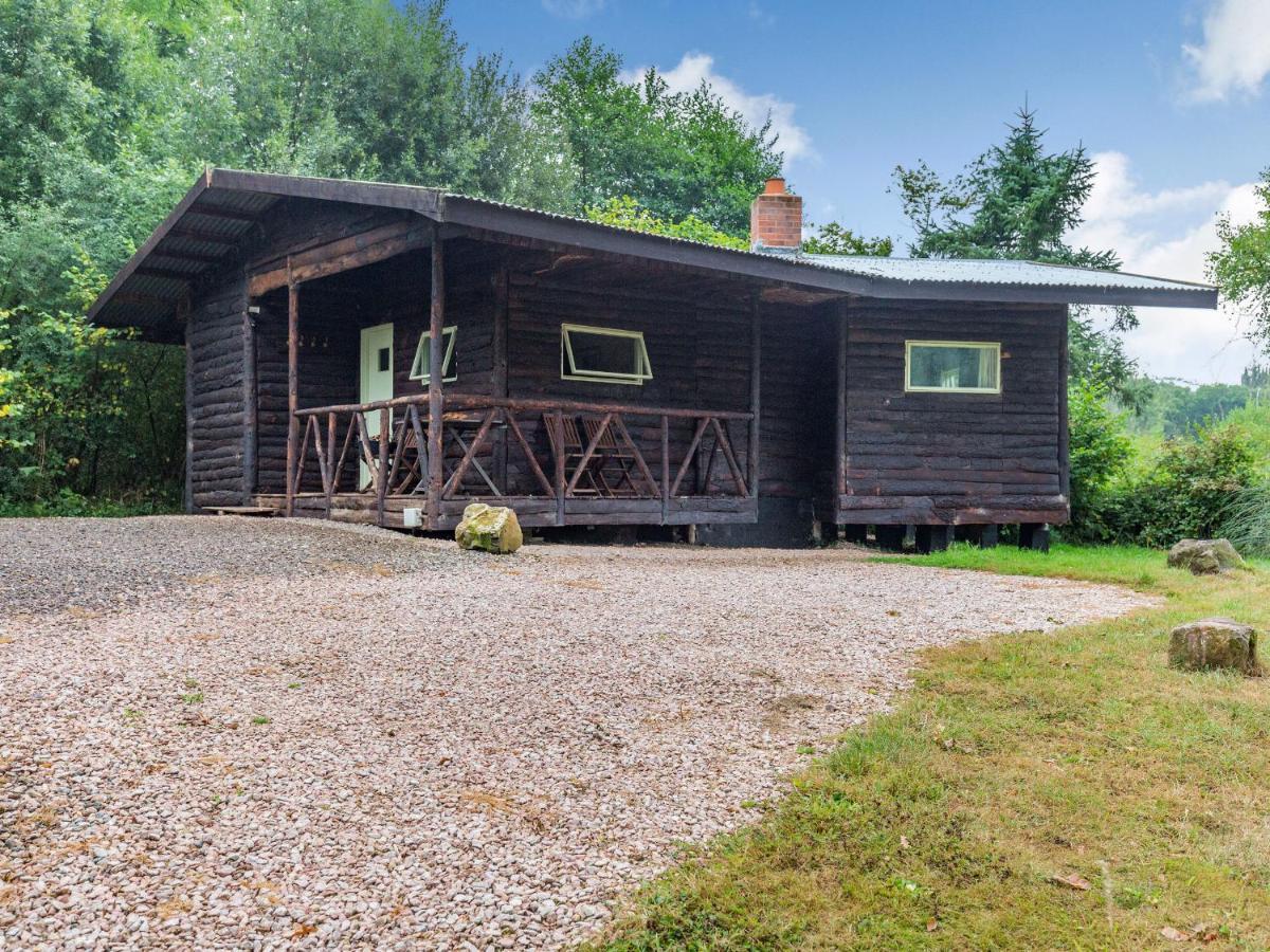 The Log Cabin Honiton Exterior photo